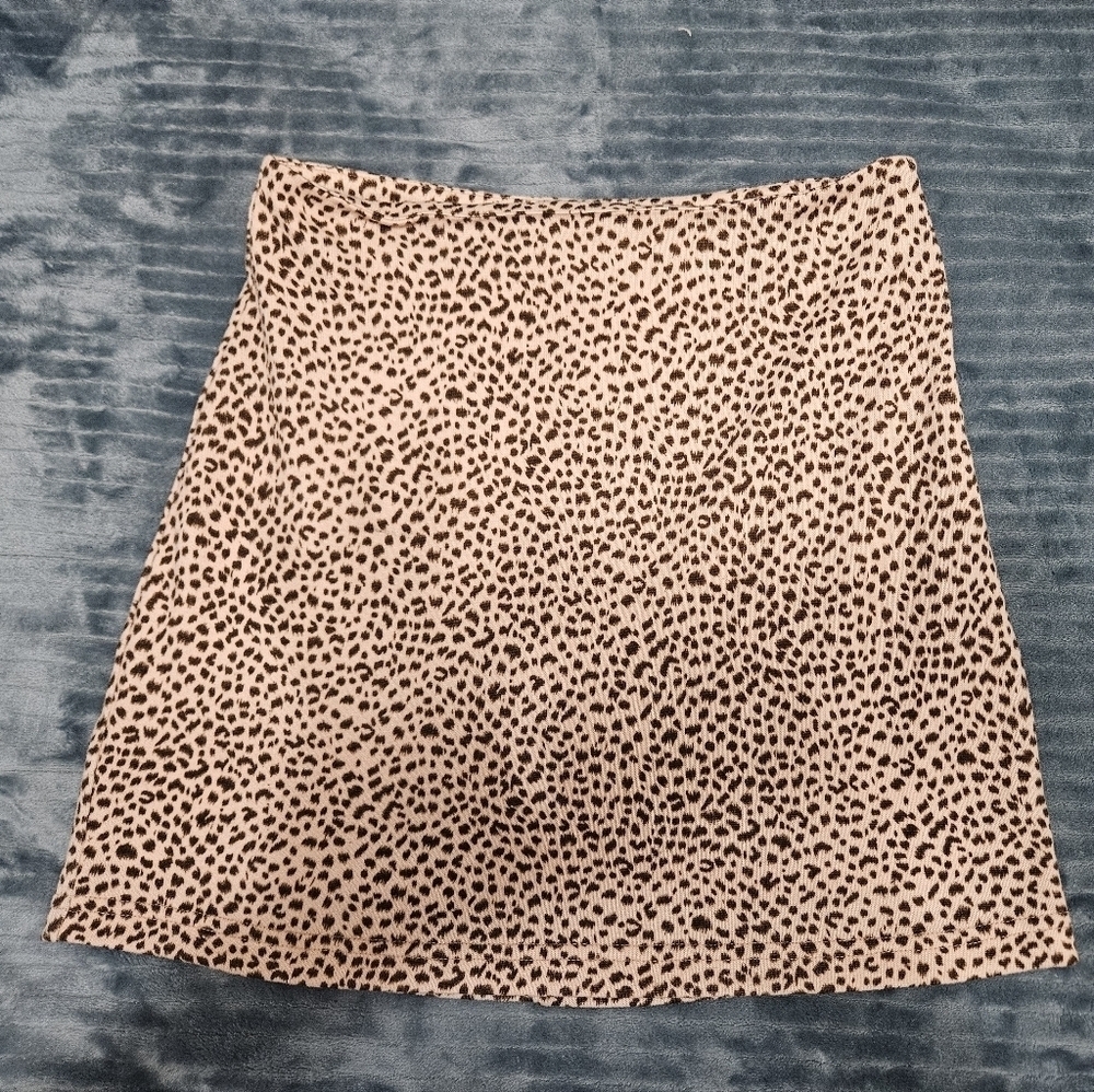 Le lis pink and black leopard print mini skirt!